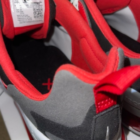 Nike Air Max 270 Shoes main image 8